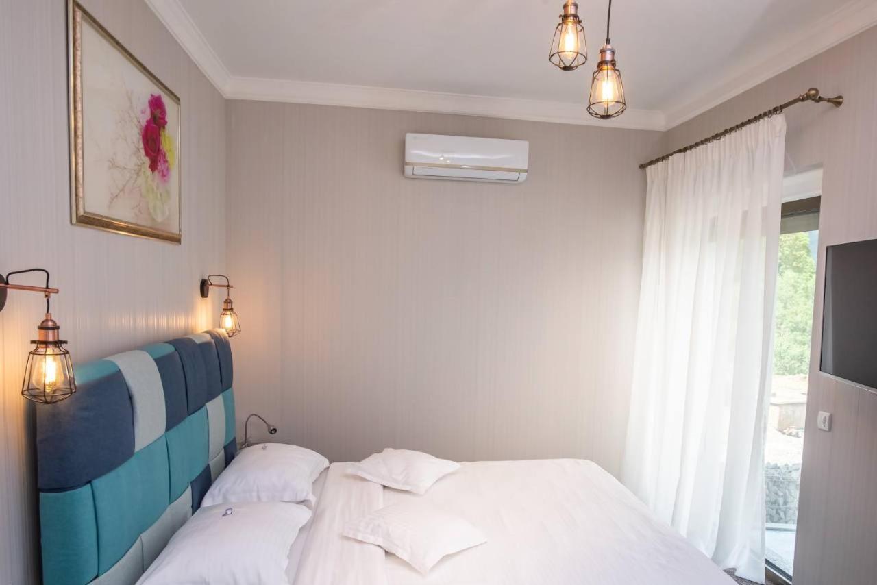 Hotel Roser House Boutique - Pe Malul Lacului Colibiţa Екстериор снимка