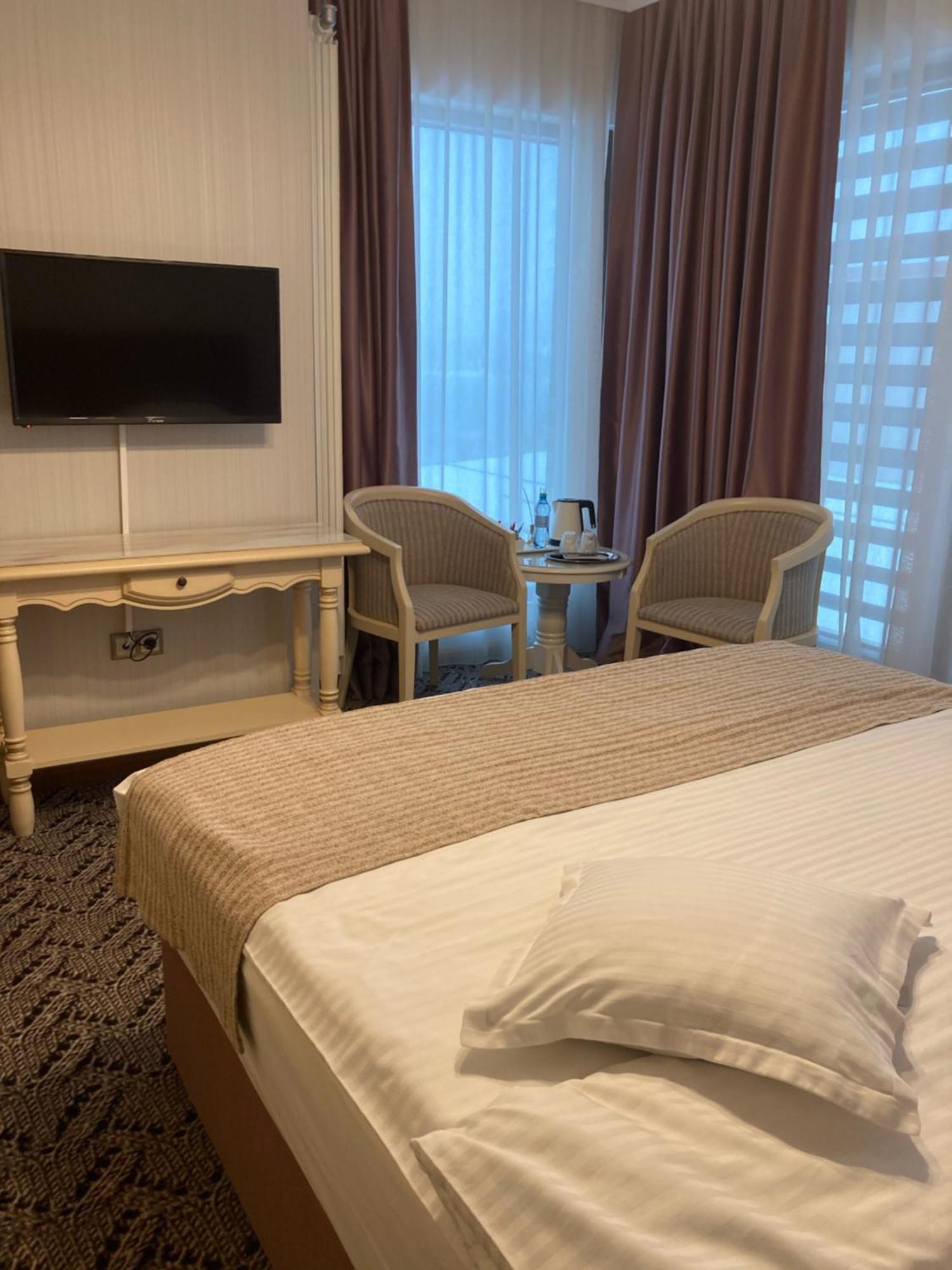 Hotel Roser House Boutique - Pe Malul Lacului Colibiţa Стая снимка