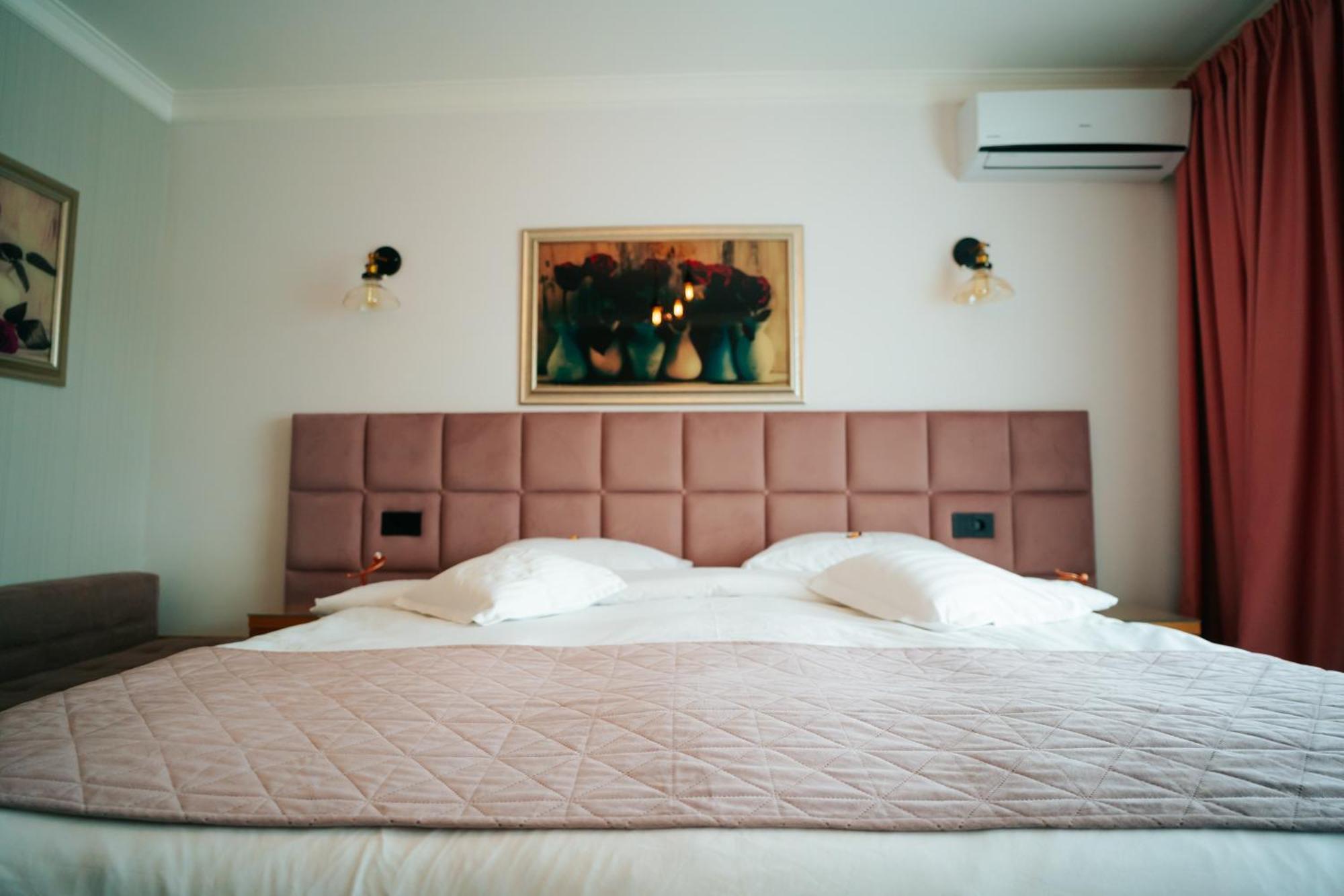 Hotel Roser House Boutique - Pe Malul Lacului Colibiţa Екстериор снимка